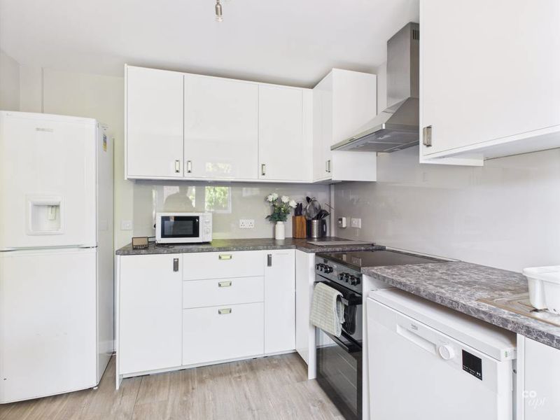 Property photo 3 of 12 Photo 5