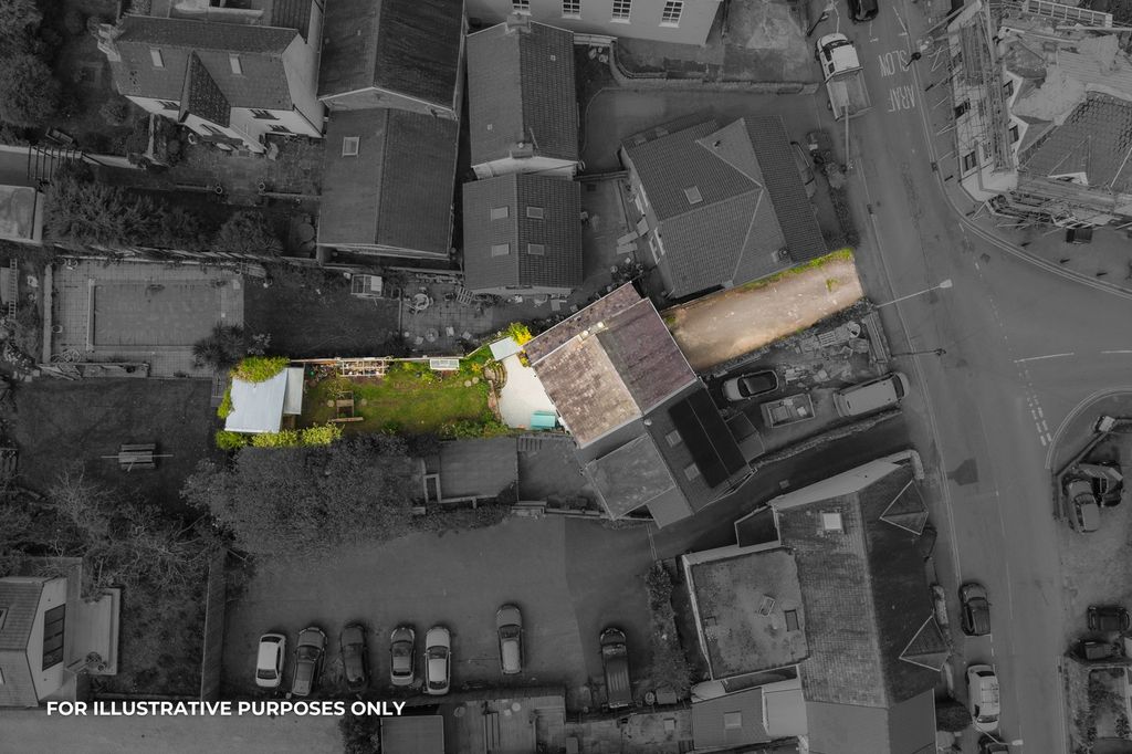 Property photo 3 of 30