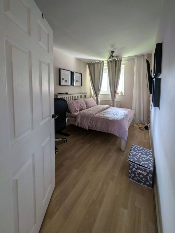 Property photo 1 of 42