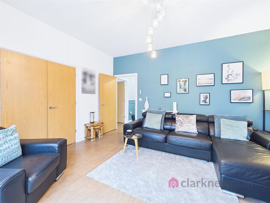 Property photo 3 of 30 Living Room