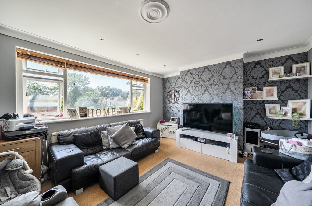 Property photo 2 of 20 1485917-11-6A4798...