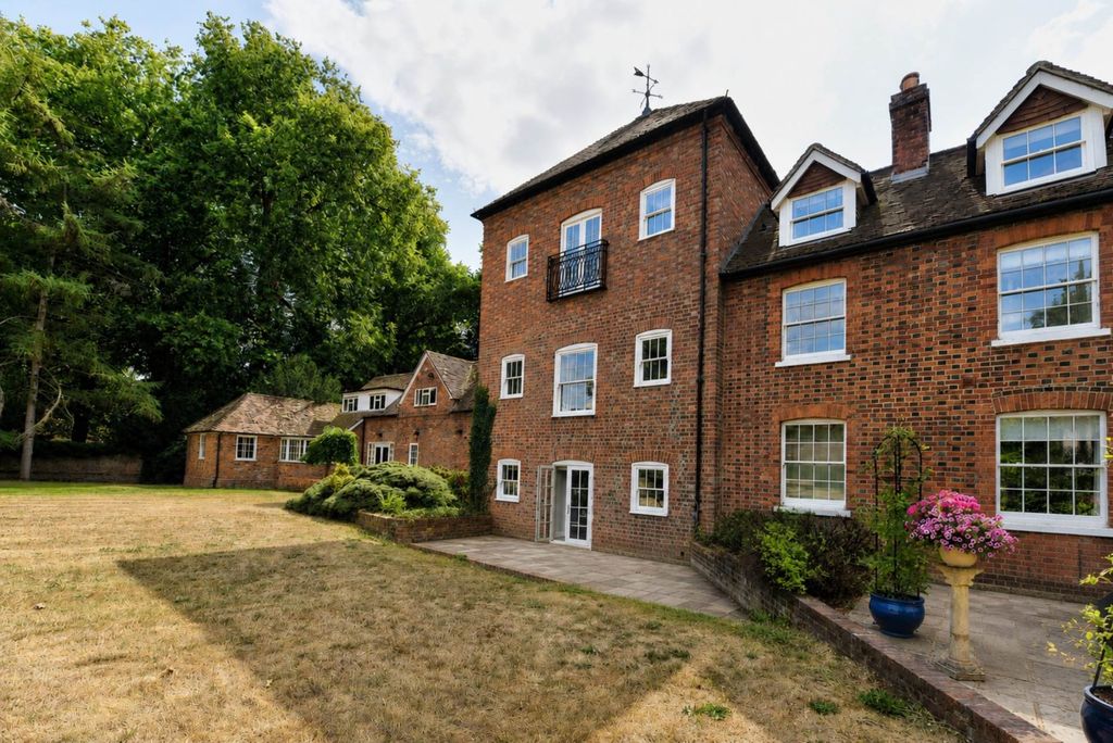 Property photo 1 of 9