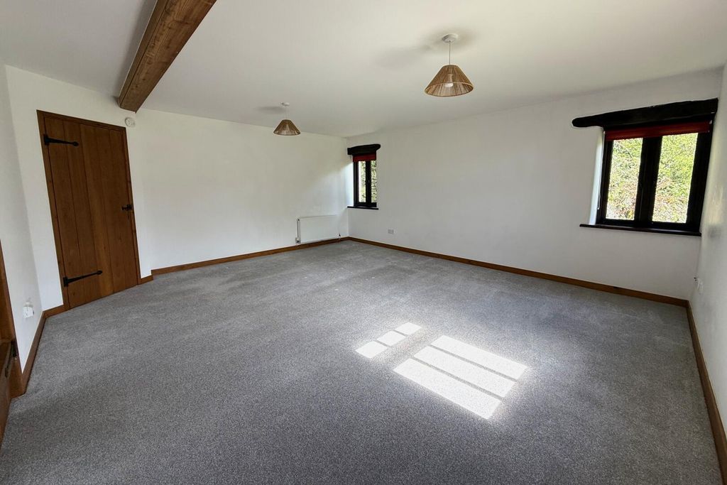 Property photo 2 of 11 Living Room