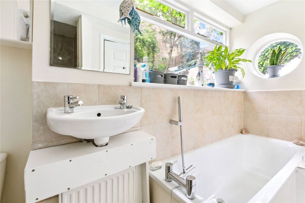 Property photo 3 of 7