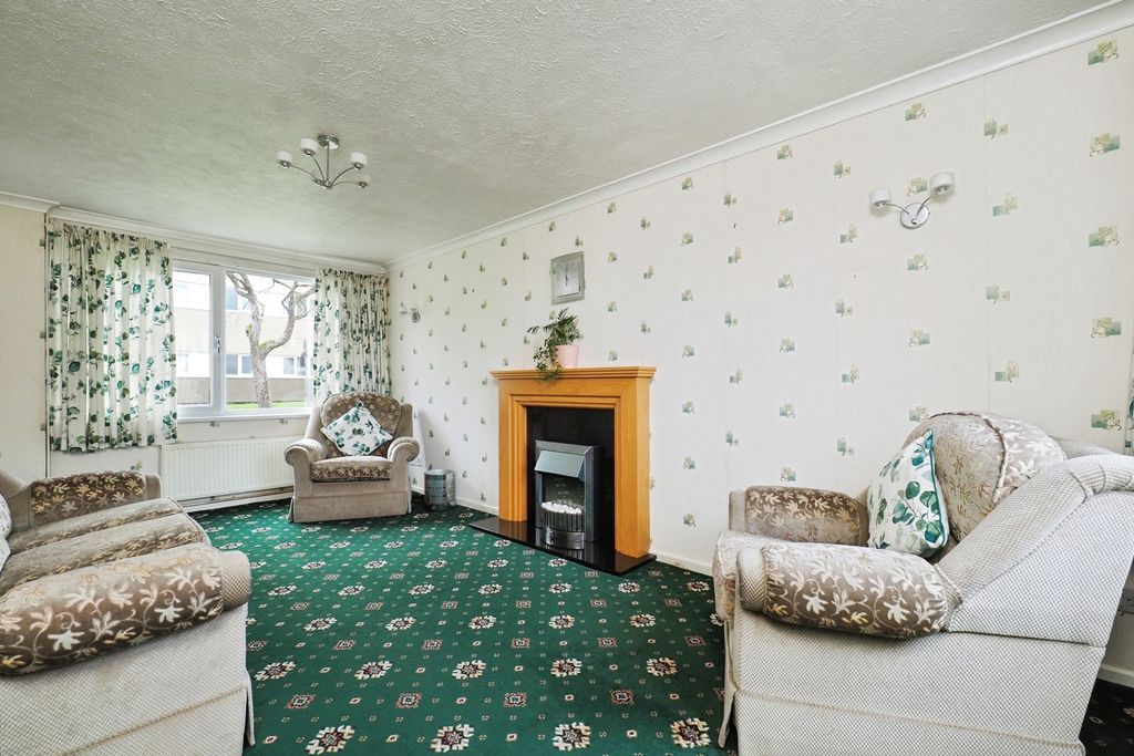 Property photo 3 of 17 Photo