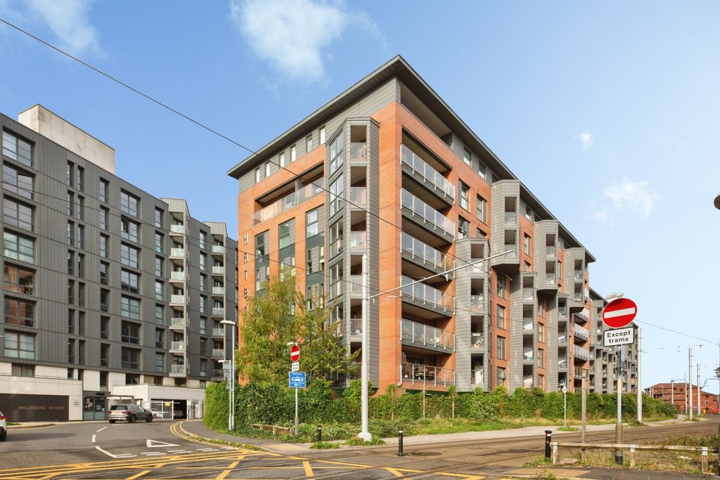 Property photo 1 of 13 Front