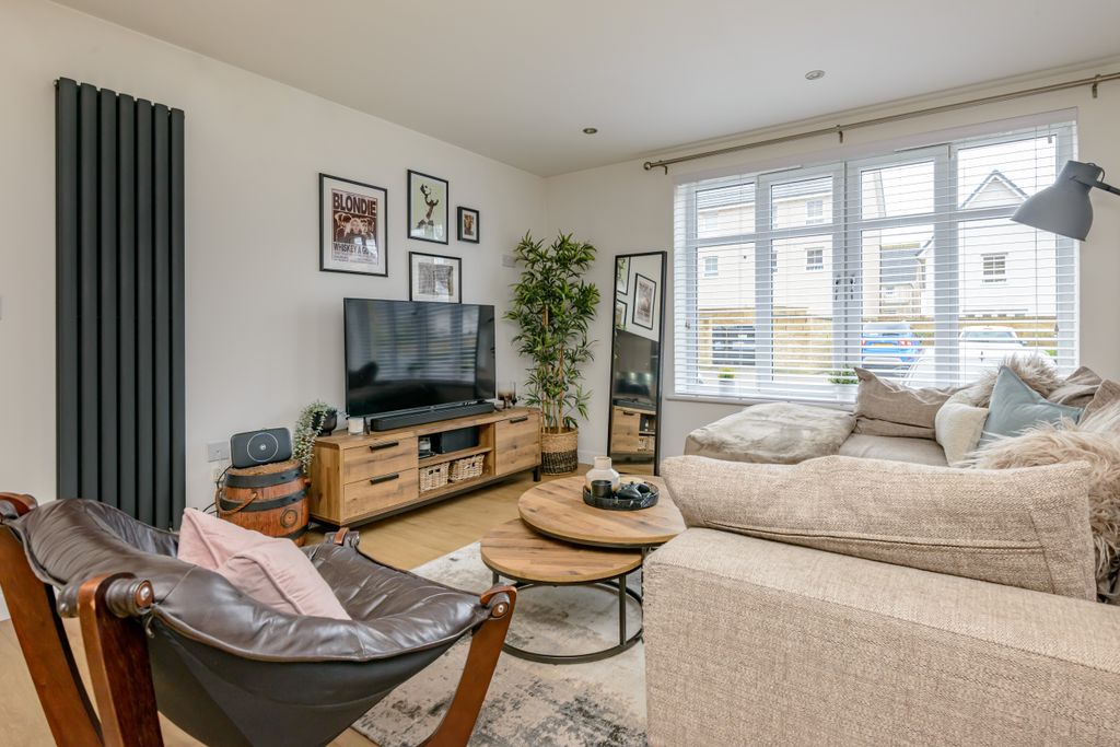 Property photo 2 of 14 Property Image 2