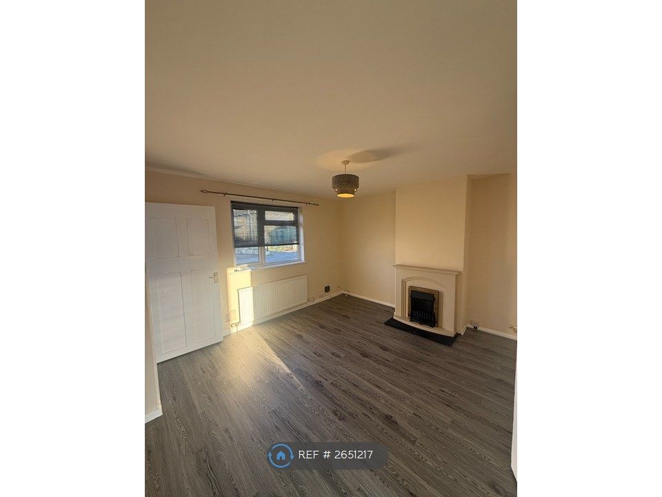 Property photo 3 of 12 Living Room