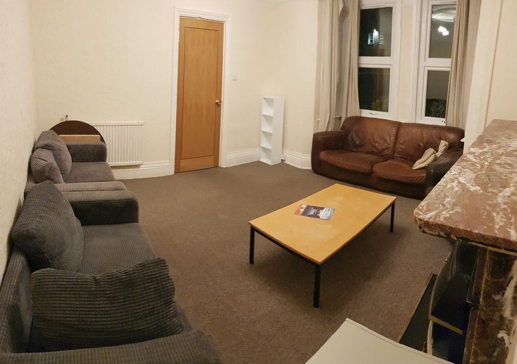 Property photo 3 of 11