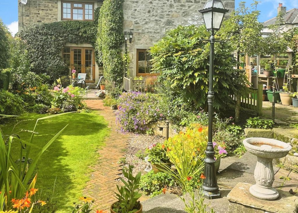 Property photo 3 of 26 6Fa66Bcd-Garden 20Landscape.Jpg