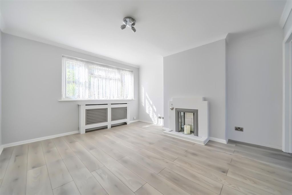 Property photo 3 of 21 1431546-2-69ba7De6B4c81.Jpg