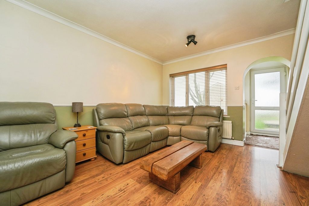 Property photo 3 of 12 Pbox-Img.Jpg