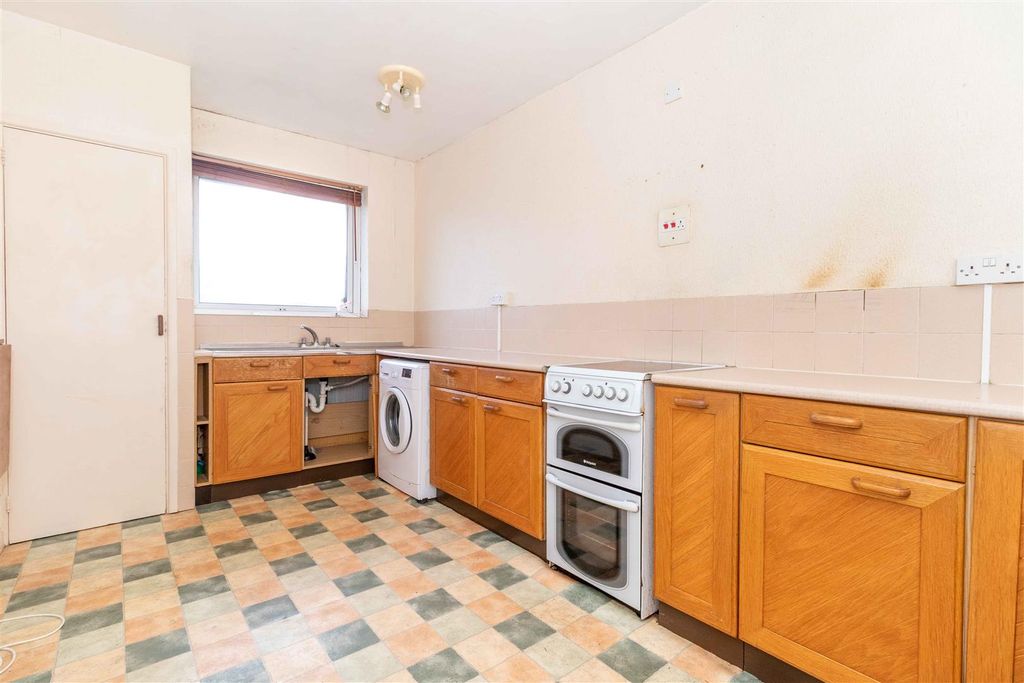 Property photo 3 of 8 Highpine-6.Jpg