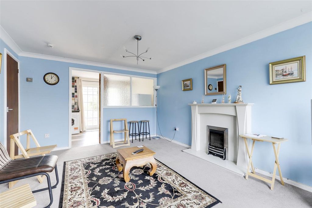 Property photo 3 of 18