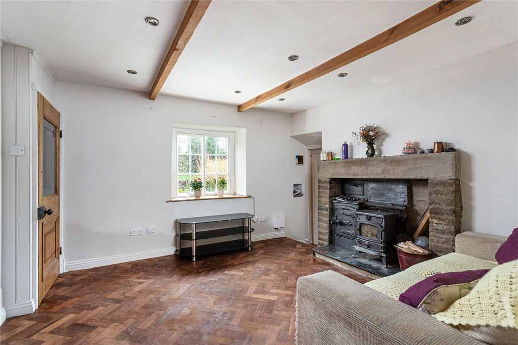 Property photo 3 of 16 Sitting Room