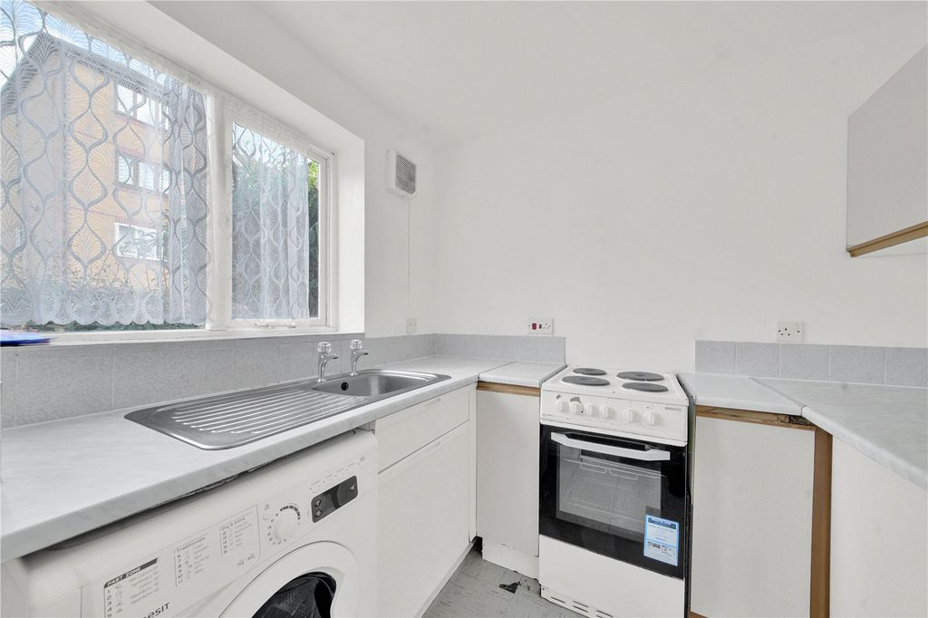 Property photo 3 of 16 Picture No. 27