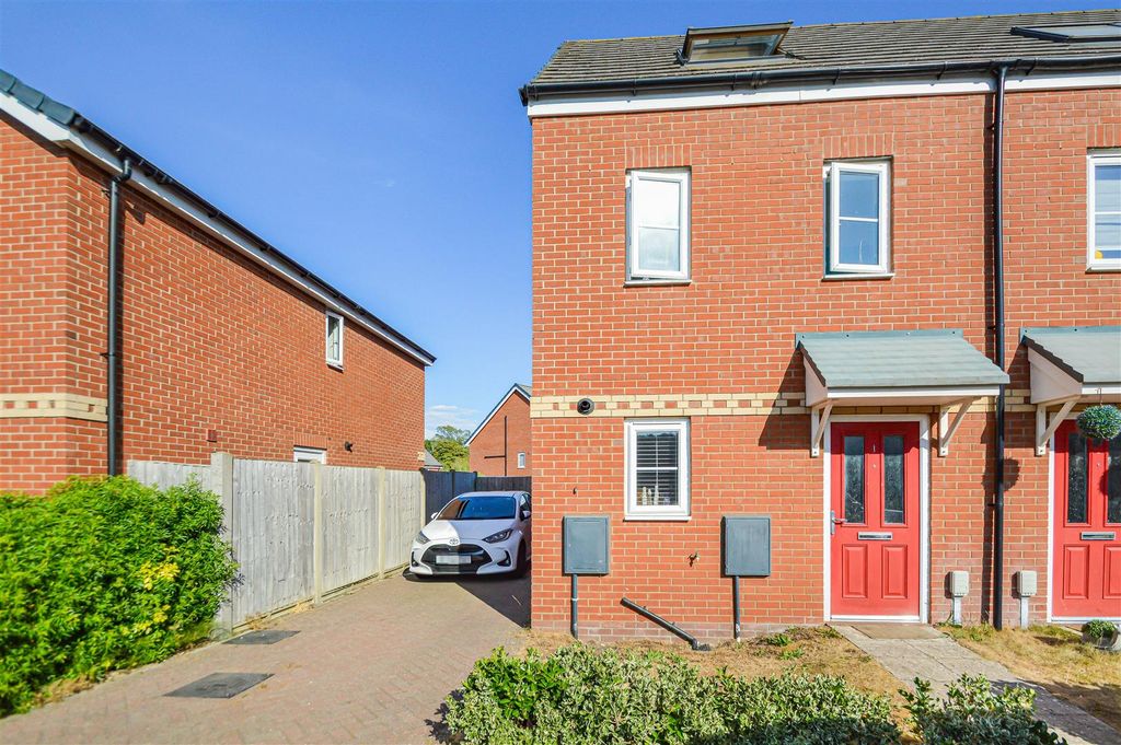 Property photo 1 of 15 6_89986.Jpg