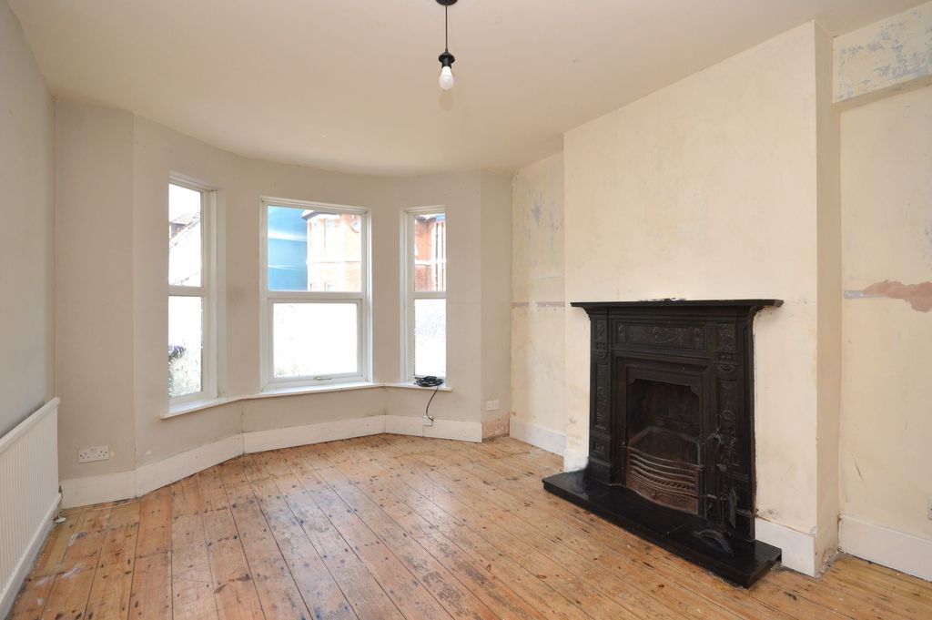 Property photo 2 of 14
