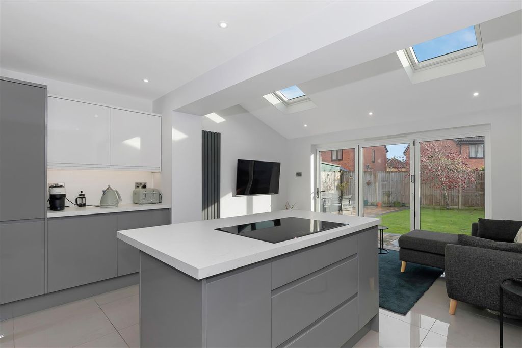 Property photo 2 of 31 Img_0357.Jpg