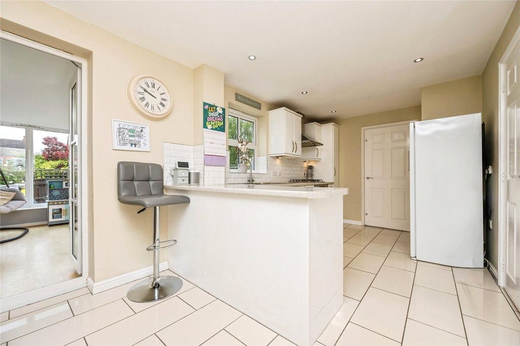 Property photo 3 of 17 Dining Kitchen