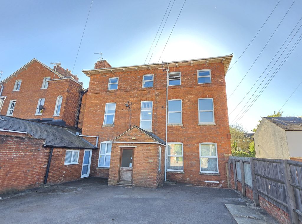 Property photo 1 of 5