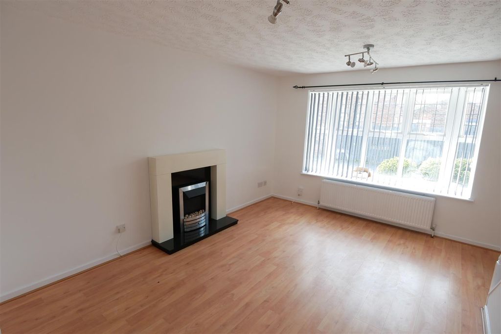 Property photo 2 of 9 Living Room