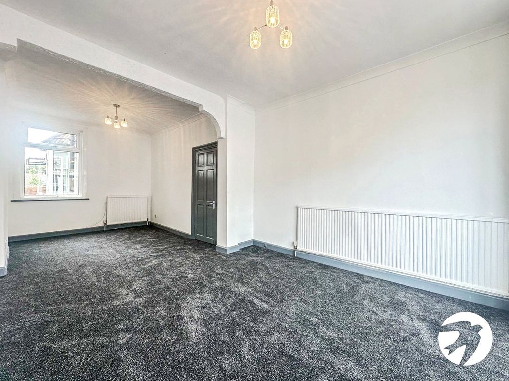 Property photo 2 of 15 Picture No. 01