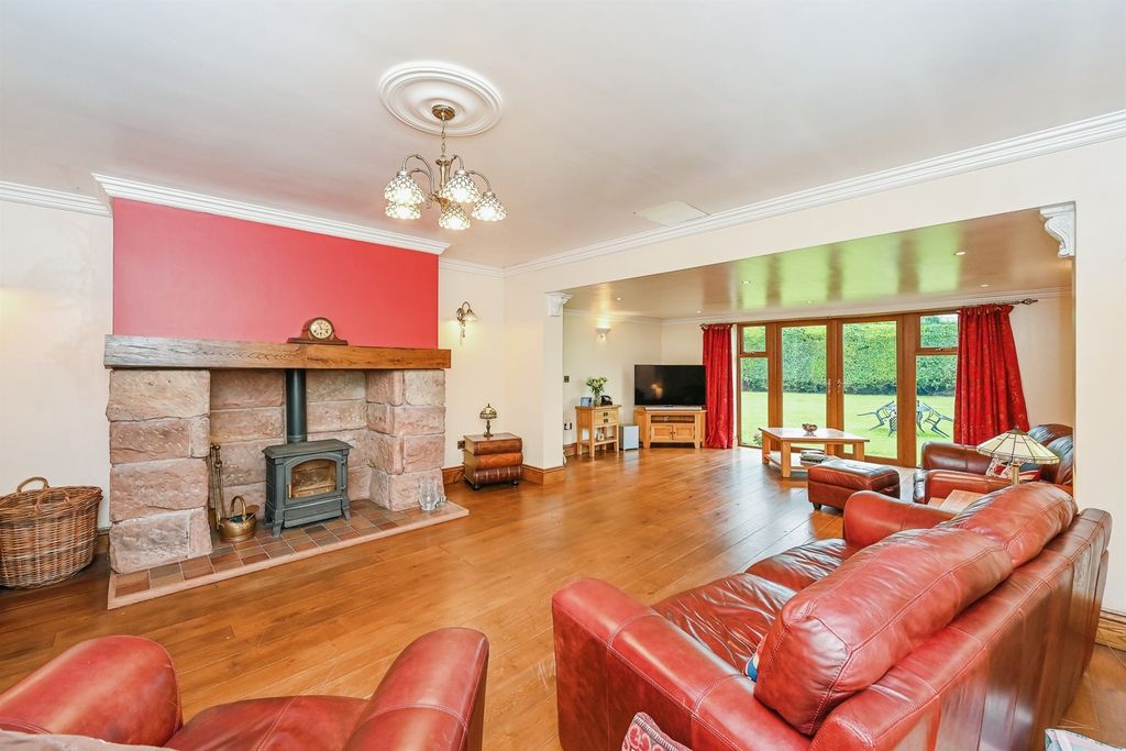 Property photo 2 of 19