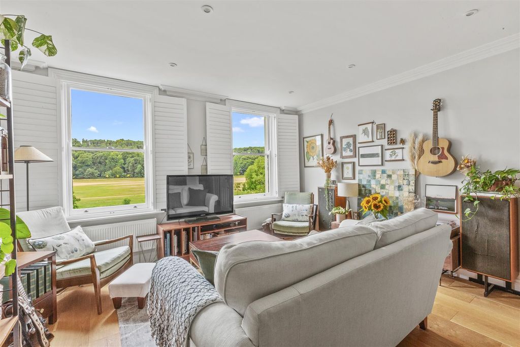 Property photo 2 of 16 10 Park House, London Road, Hp11 1Wq-8.Jpg