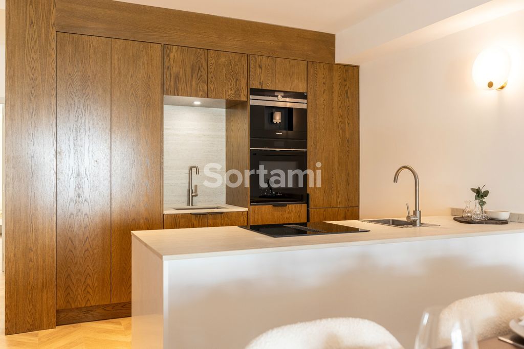 Property photo 3 of 43