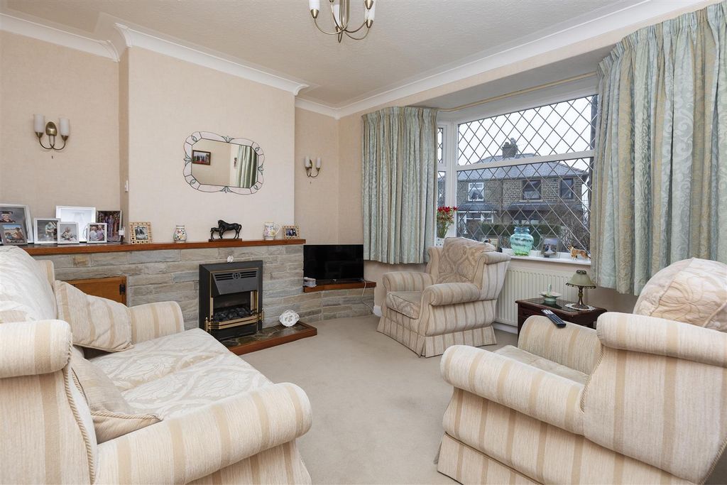 Property photo 3 of 26 Living Room