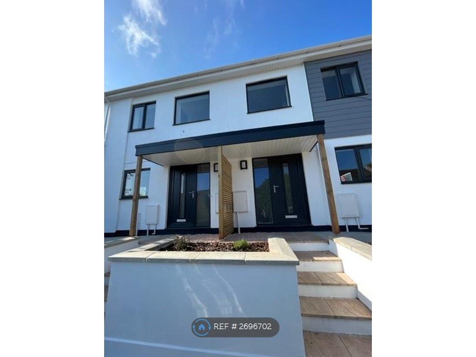 Property photo 1 of 35