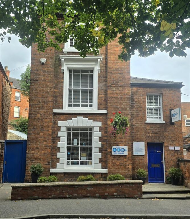 Property photo 1 of 6 Photo 0