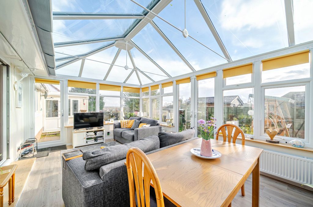 Property photo 1 of 26 Seddons Tiverton