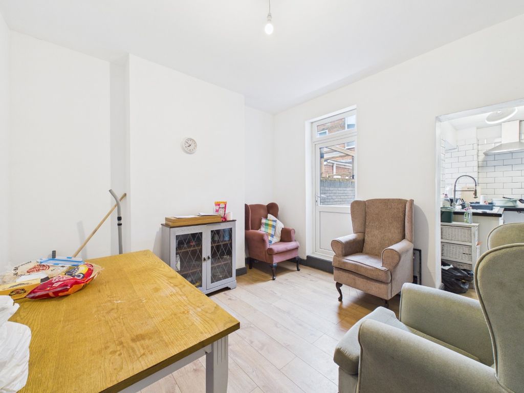 Property photo 3 of 8 3979526