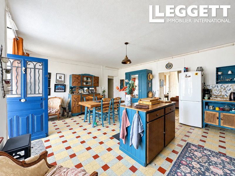 Property photo 3 of 10