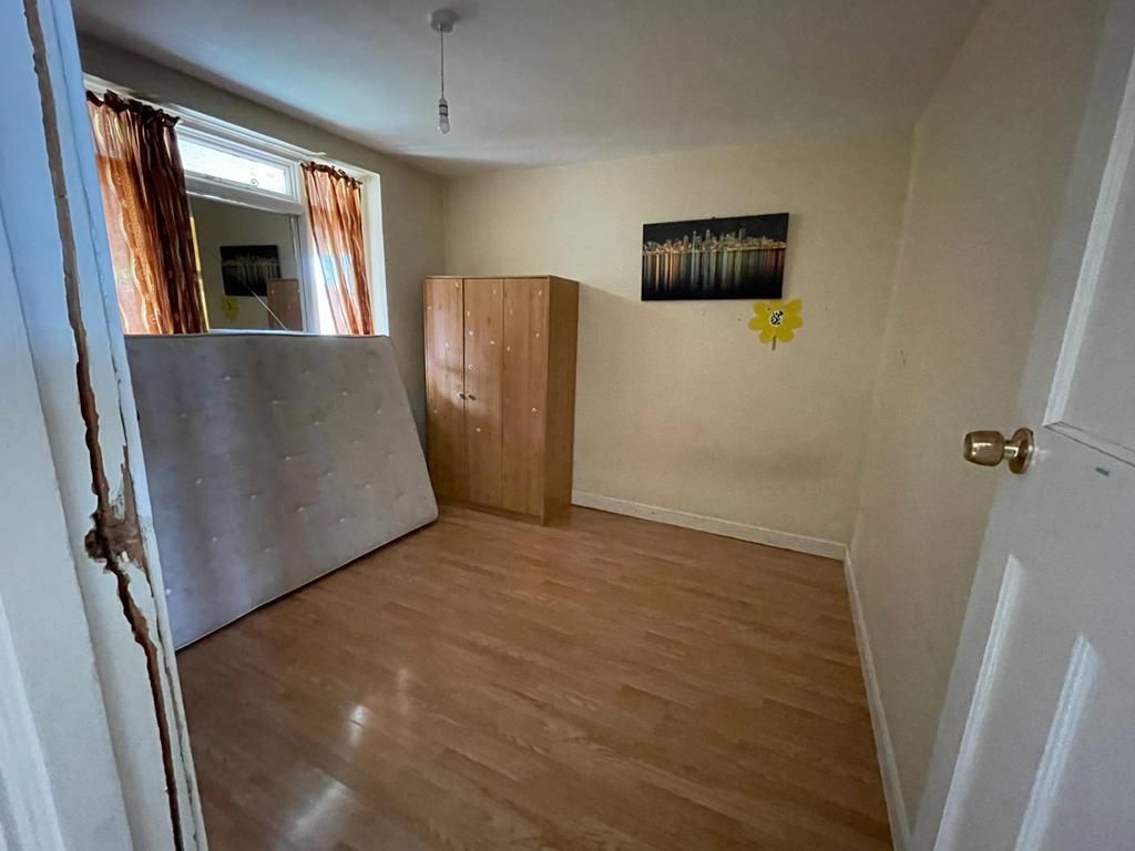 Property photo 2 of 5 Gallery