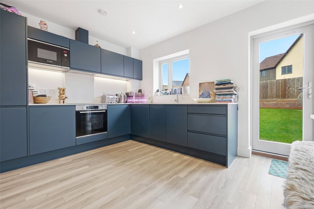 Property photo 2 of 14 Picture No. 08