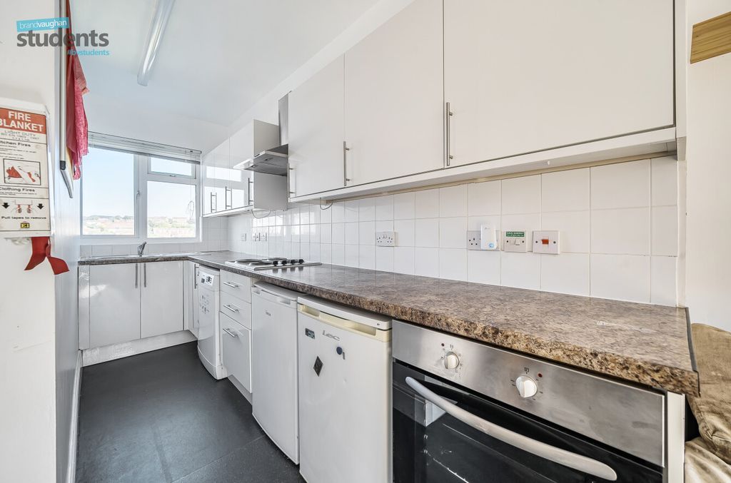 Property photo 3 of 11 135A217E-c167-482...