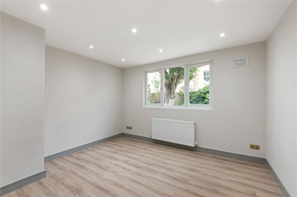 Property photo 3 of 12 Picture No. 10