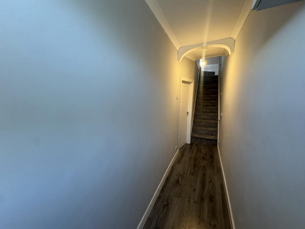 Property photo 2 of 12 Entrance Hall