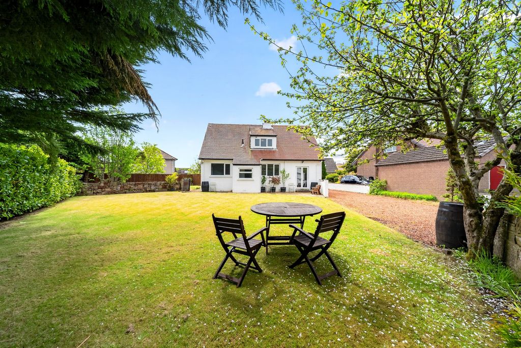 Property photo 2 of 22