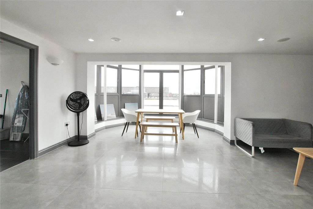 Property photo 2 of 9 Picture No. 02