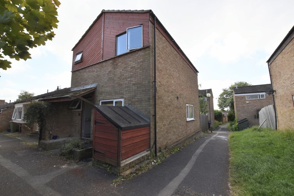 Property photo 1 of 14 15 Buckingham Gate Front
