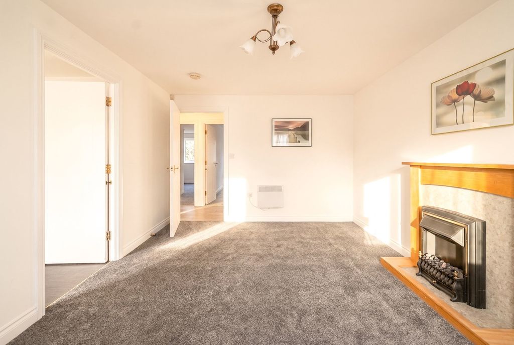 Property photo 3 of 13