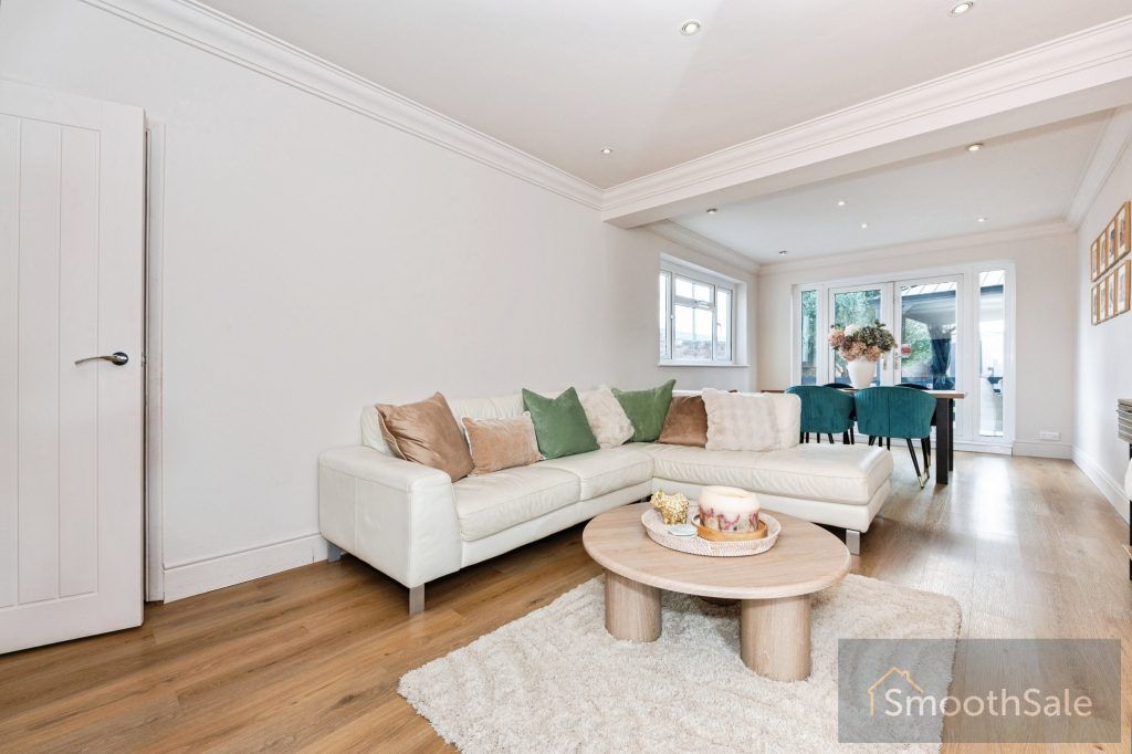 Property photo 3 of 27