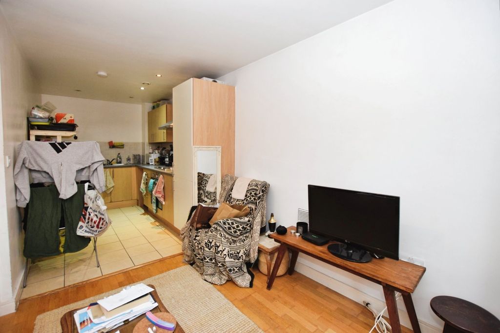 Property photo 3 of 12 Picture No. 14