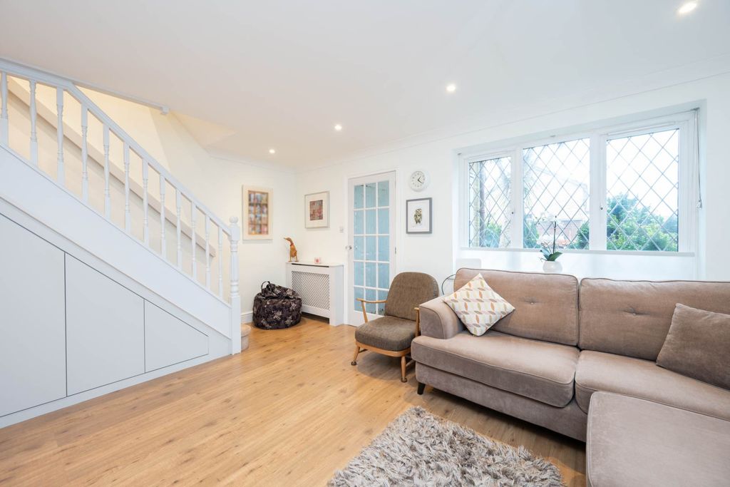 Property photo 2 of 22