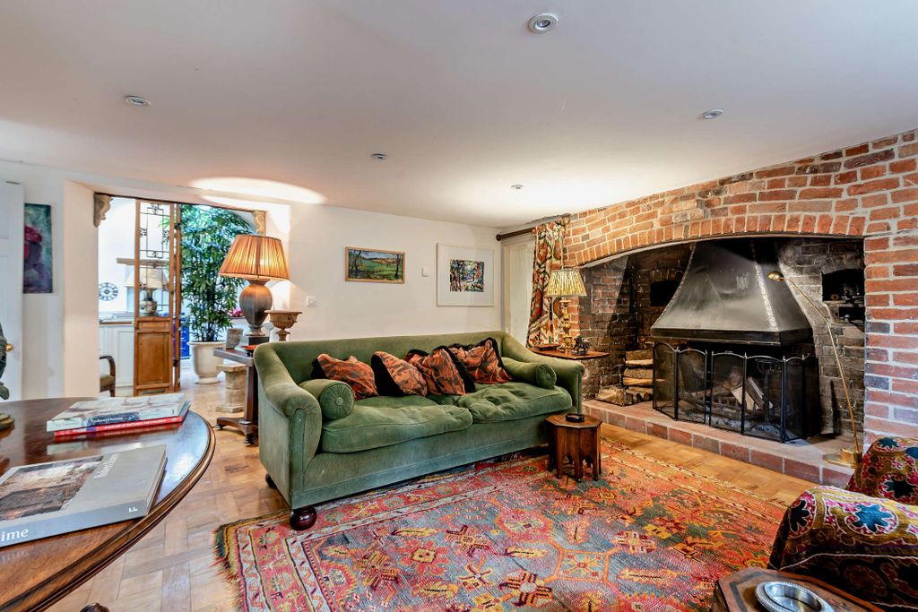 Property photo 2 of 18 Family Room