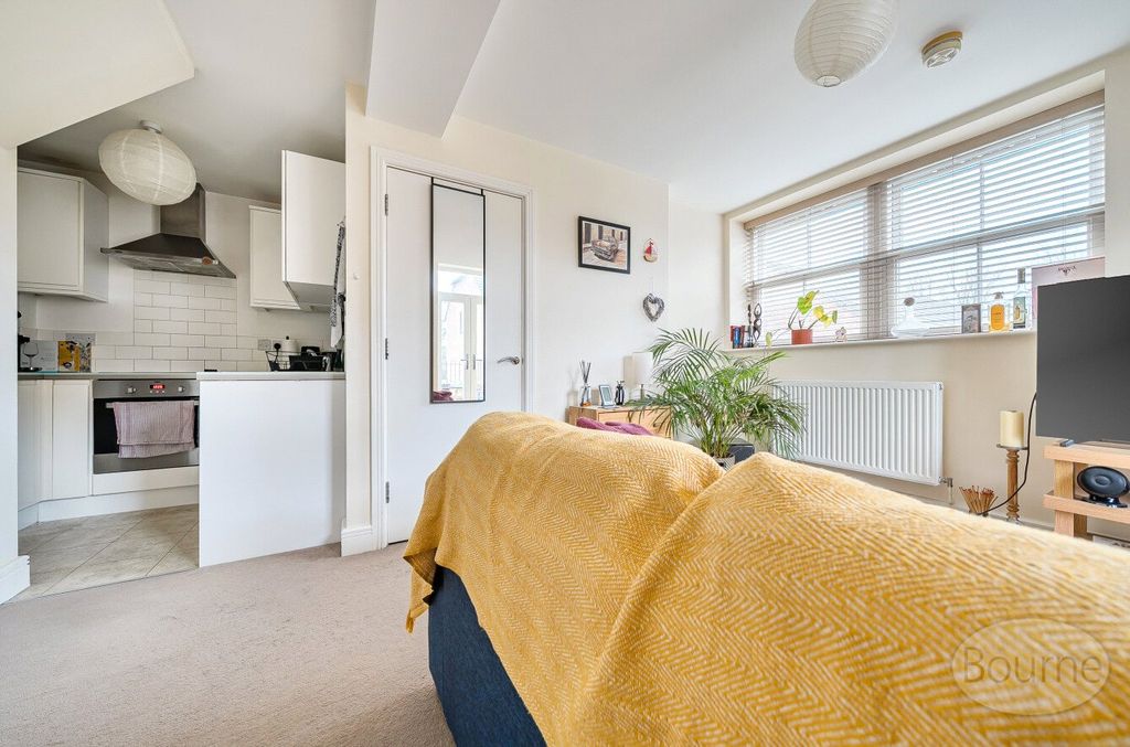 Additional image 4 of 2 bed flat for saleStation Road, Liphook, Hampshire GU30